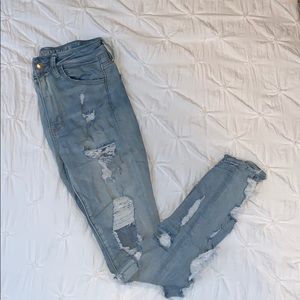 Super-ripped, Super high-waisted jeans